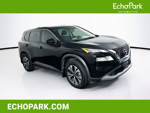 Used 2022 Nissan Rogue SV image 1