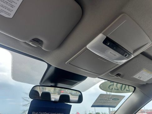 Used 2025 Nissan Sentra SR FWD image 25