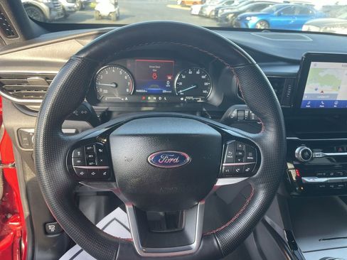 Used 2022 Ford Explorer ST-Line w/ Class IV Trailer Tow Package image 20