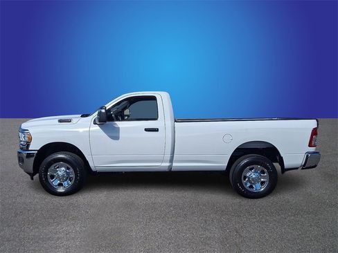 Used 2024 RAM 2500 Tradesman w/ Chrome Appearance Group image 7