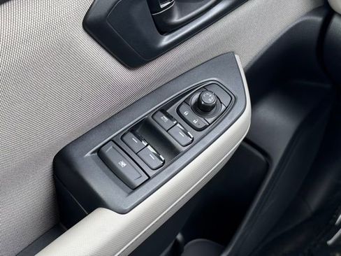 Used 2025 Subaru Forester image 29