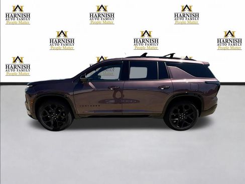 Used 2024 Chevrolet Traverse RS FWD image 2