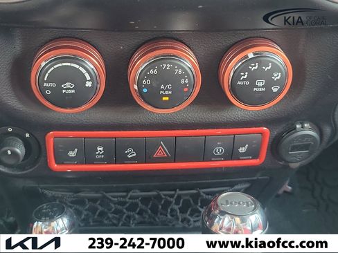 Used 2016 Jeep Wrangler Unlimited Rubicon AWD/4WD image 27