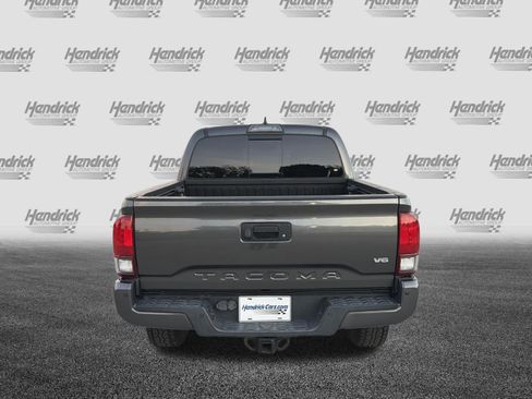 Used 2019 Toyota Tacoma TRD Sport w/ Technology Package RWD image 9