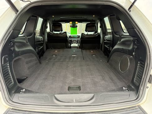 Used 2019 Jeep Grand Cherokee Altitude image 14