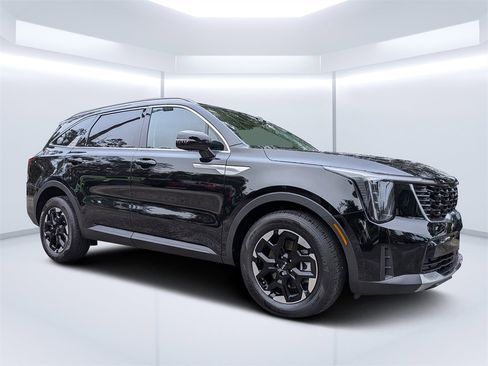 Used 2025 Kia Sorento S image 1