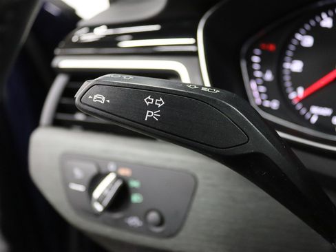 Used 2021 Audi A4 2.0T Premium image 30