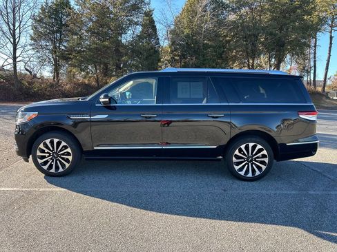 Used 2023 Lincoln Navigator L Reserve image 2