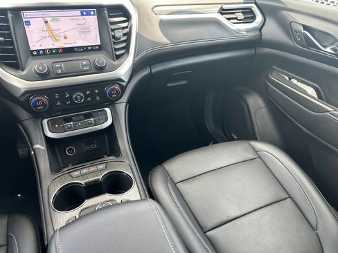 Used 2023 GMC Acadia SLT w/ Elevation Edition FWD image 17