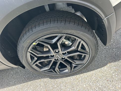 New 2026 Nissan Kicks SR FWD image 10