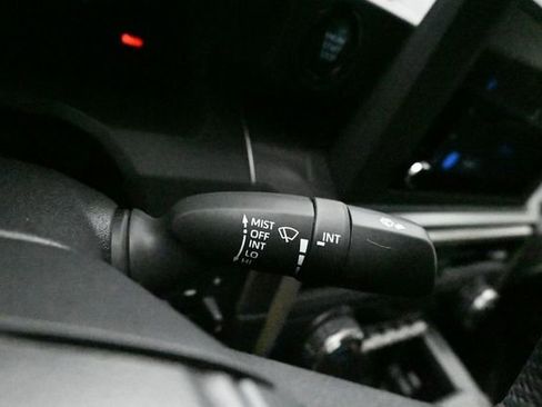 Used 2025 Toyota Tacoma SR5 AWD/4WD image 19