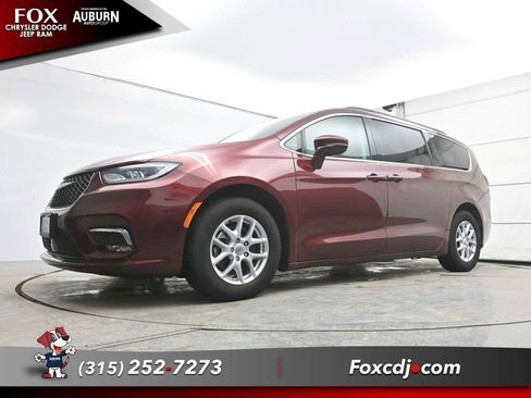 Used 2022 Chrysler Pacifica Touring-L image 18