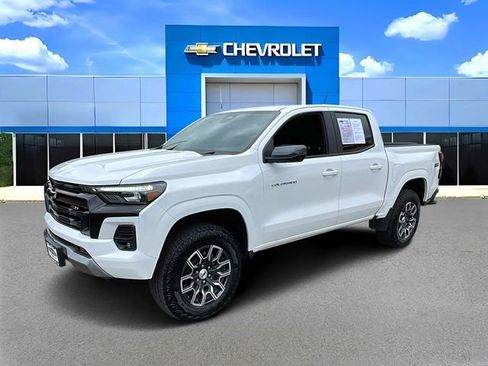 Used 2025 Chevrolet Colorado Z71 AWD/4WD image 7