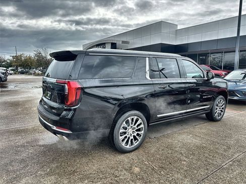 New 2026 GMC Yukon XL Denali w/ Denali Reserve Package image 11