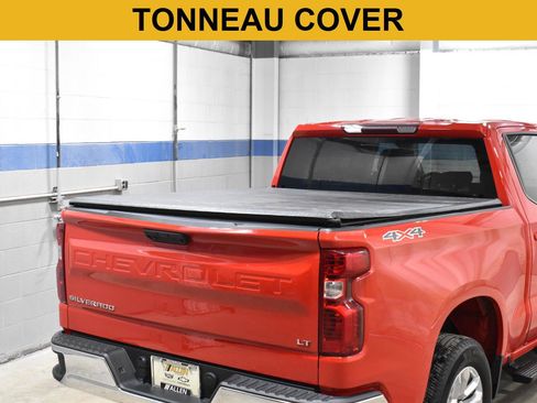 Used 2022 Chevrolet Silverado 1500 LT AWD/4WD image 5
