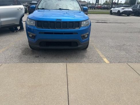 Used 2018 Jeep Compass Latitude w/ Popular Equipment Group AWD/4WD image 1