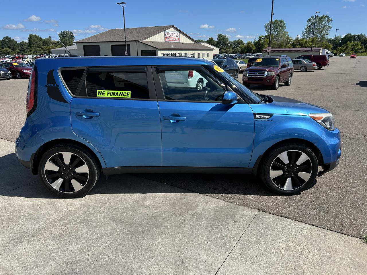 Used 2017 Kia Soul + w/ Designer's Package FWD image 4