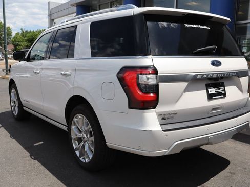 Used 2019 Ford Expedition Platinum AWD/4WD image 3