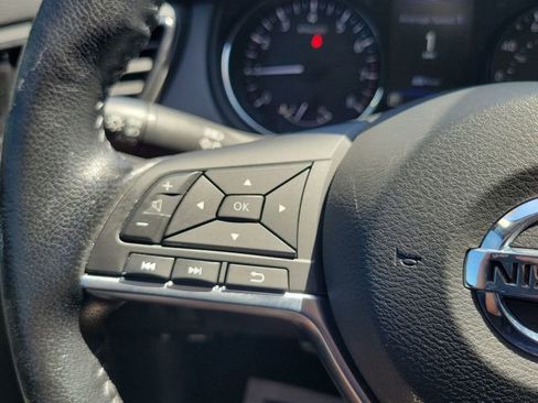 Used 2022 Nissan Rogue Sport SL FWD image 20