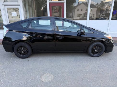 Used 2013 Toyota Prius Two FWD image 2