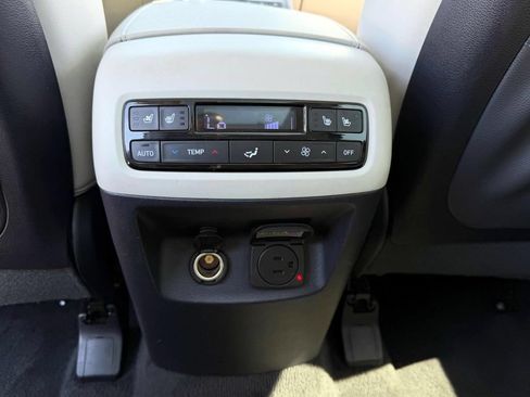 Certified 2024 Hyundai Palisade Calligraphy AWD/4WD image 18