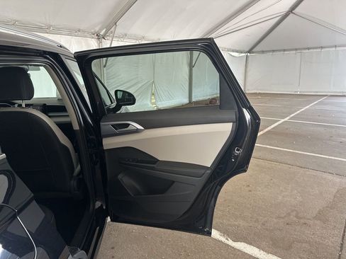 New 2026 Volkswagen Taos SE FWD image 14