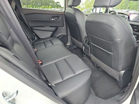 Used 2023 Nissan Rogue SL AWD/4WD image 15