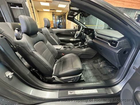 Used 2025 Ford Mustang GT Premium RWD image 23