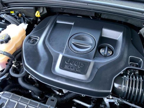 Certified 2023 Jeep Grand Cherokee Overland image 32