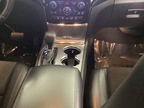 Used 2019 Jeep Grand Cherokee Altitude image 21