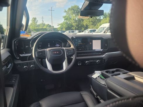 Used 2024 GMC Sierra 1500 Elevation w/ LPO, Elevation Black Package AWD/4WD image 6