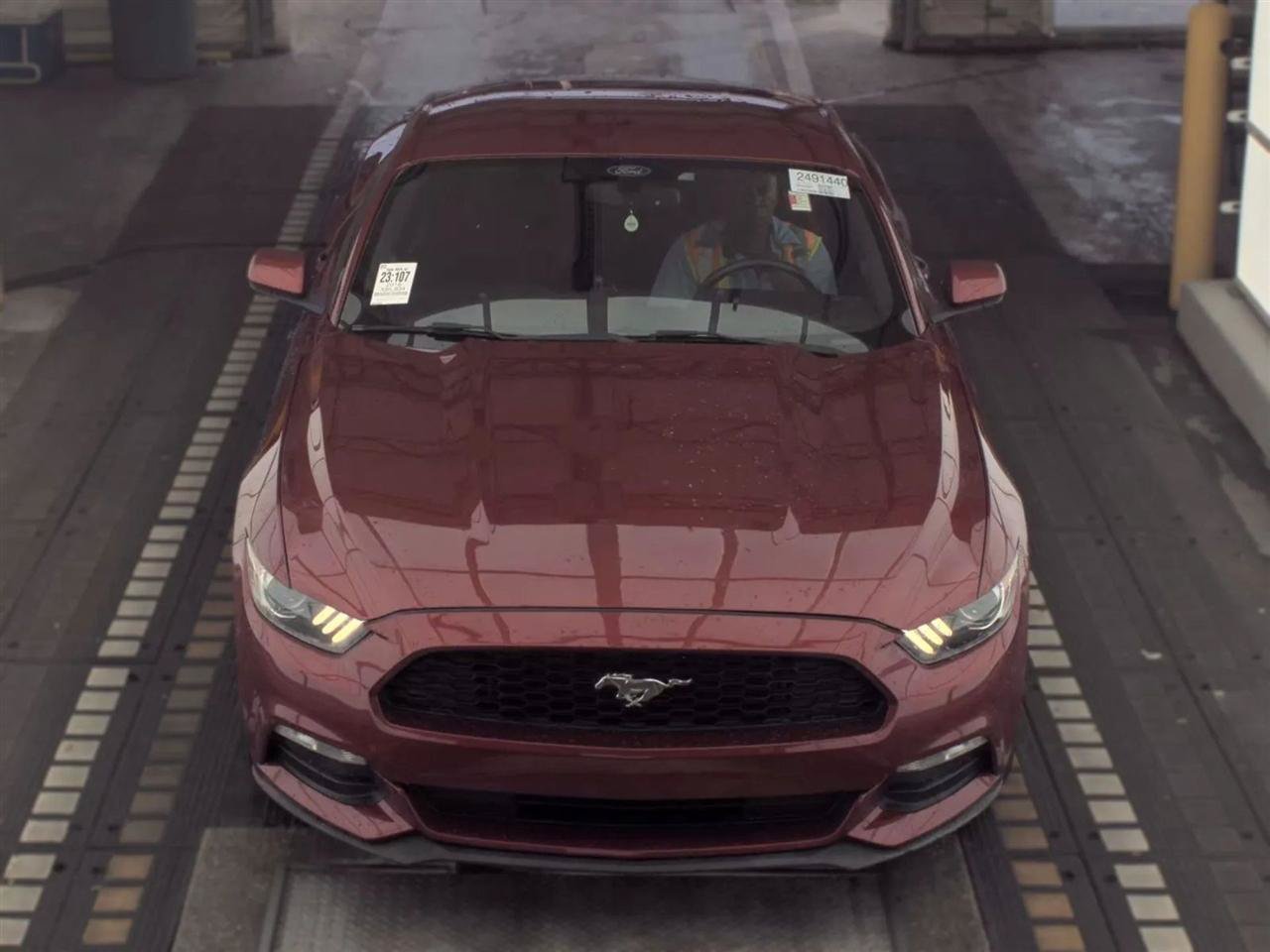 Used 2016 Ford Mustang Coupe RWD image 2