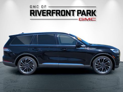 Used 2020 Lincoln Aviator Reserve w/ Equipment Group 202A AWD/4WD image 2