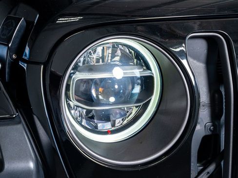 Used 2021 Jeep Gladiator Mojave image 17