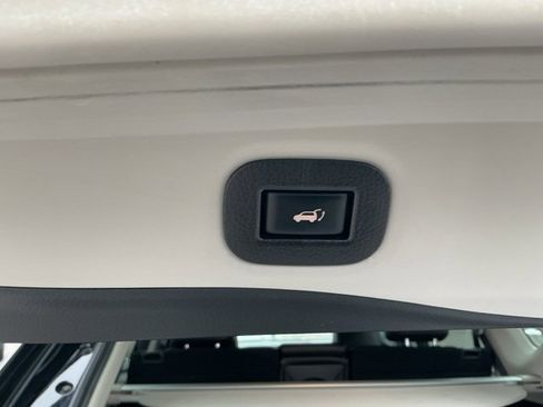 Used 2020 Nissan Rogue SL w/ Premium Package image 15