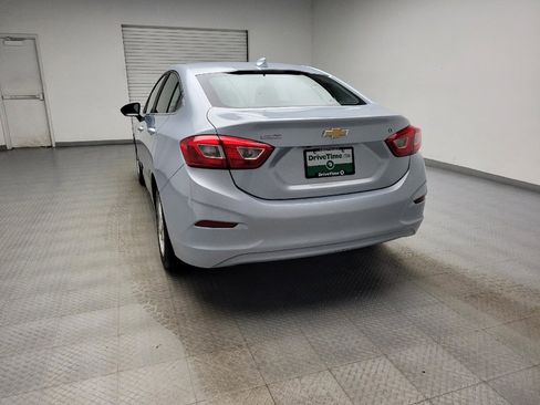 Used 2017 Chevrolet Cruze LT FWD image 6