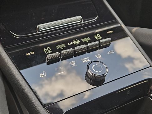 Certified 2026 Porsche Cayenne Coupe AWD/4WD image 19