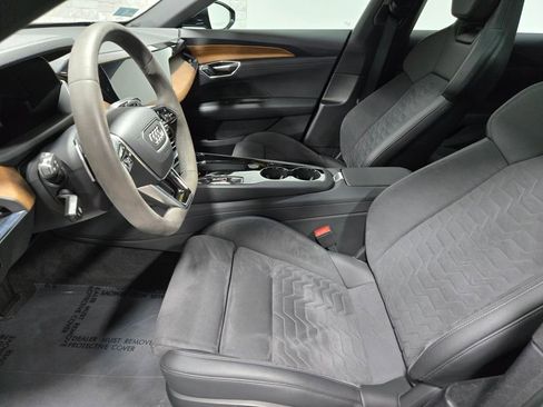 Used 2022 Audi e-tron GT Premium Plus image 10