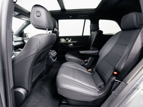 Used 2026 Mercedes-Benz GLS 450 4MATIC image 29