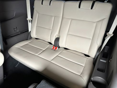 Used 2020 Ford Explorer Platinum image 23