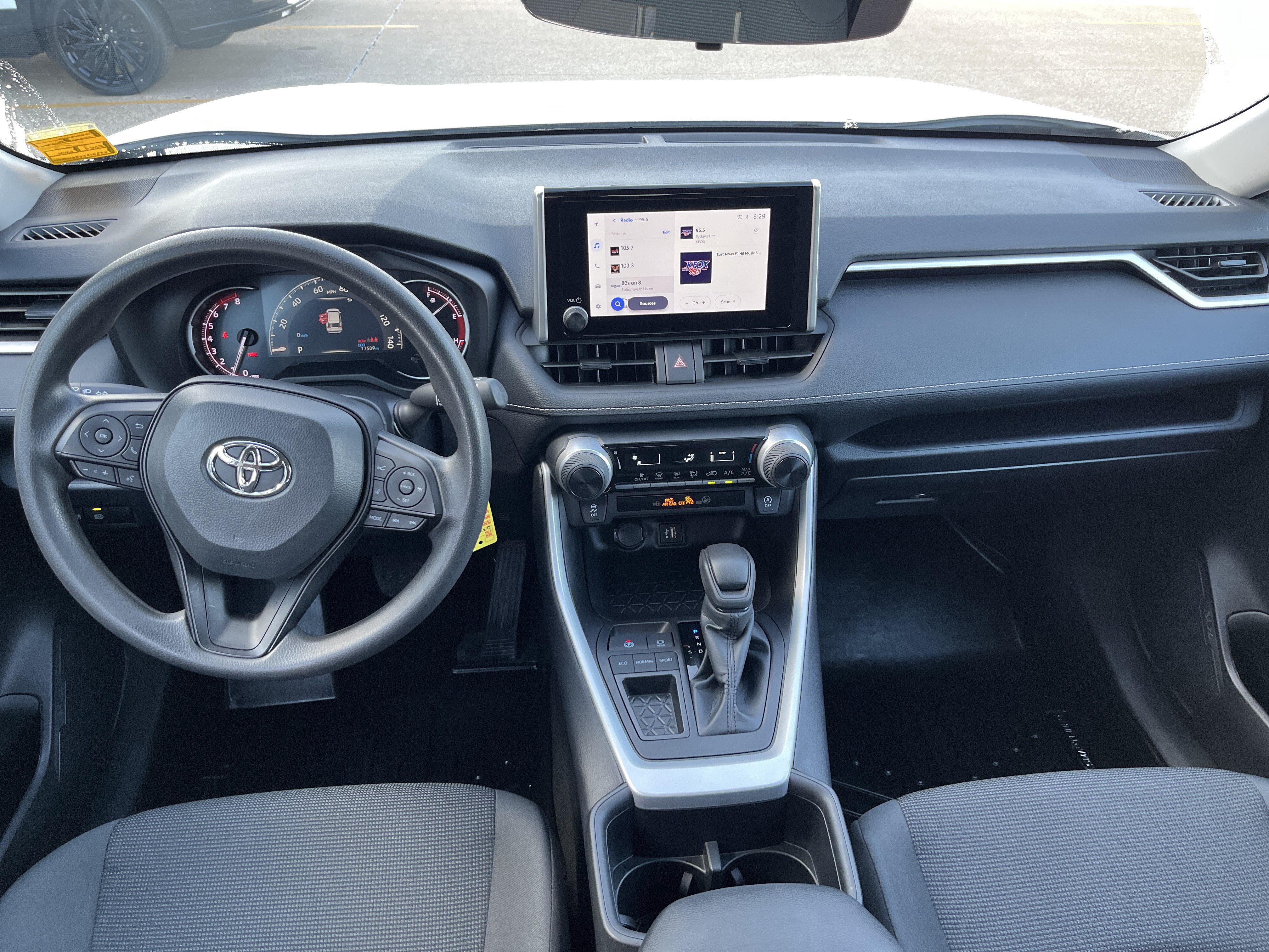 Used 2024 Toyota RAV4 LE FWD image 5