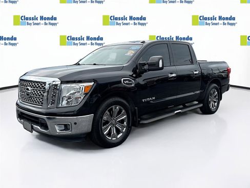 Used 2017 Nissan Titan SV RWD image 3