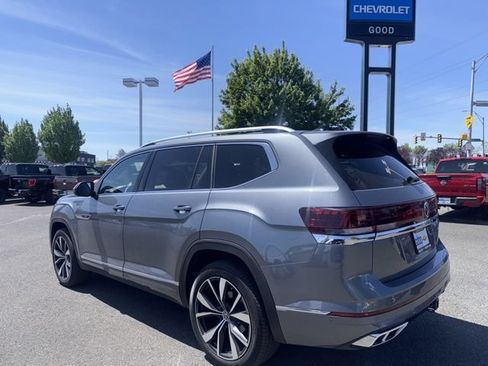 Used 2024 Volkswagen Atlas SEL Premium R-Line AWD/4WD image 3