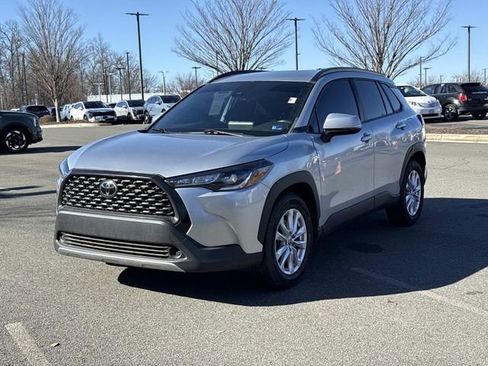 Used 2022 Toyota Corolla Cross LE image 5