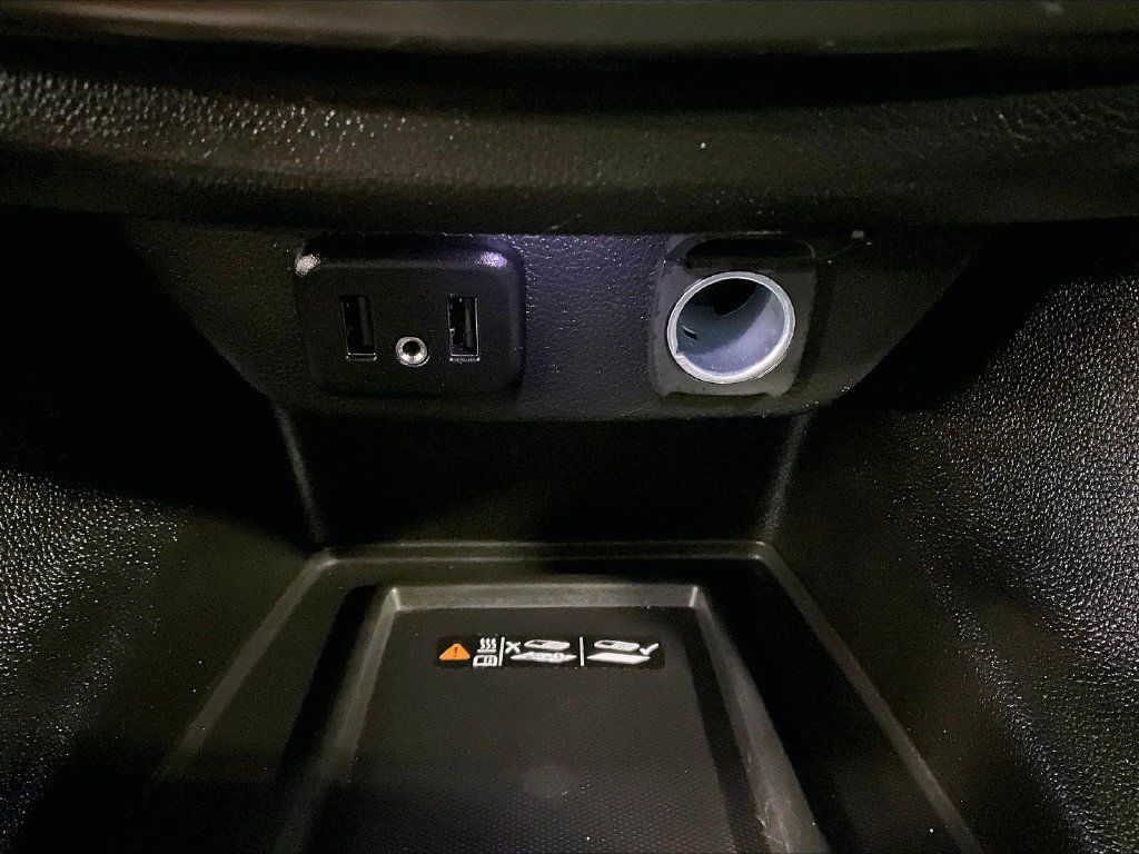 Used 2023 Chevrolet Traverse LT AWD/4WD image 27