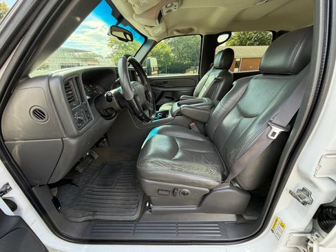 Used 2006 Chevrolet Silverado 3500 2WD Crew Cab image 14