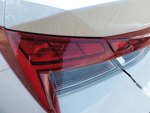 Certified 2025 Hyundai Elantra SEL w/ Cargo Package image 34