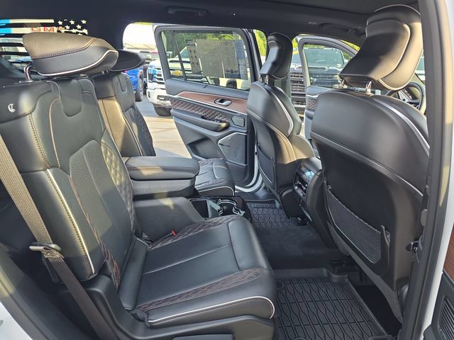 Used 2023 Jeep Grand Cherokee L Summit w/ Advanced Protech Group IV AWD/4WD image 12