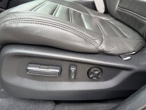 Used 2019 Honda CR-V EX image 18