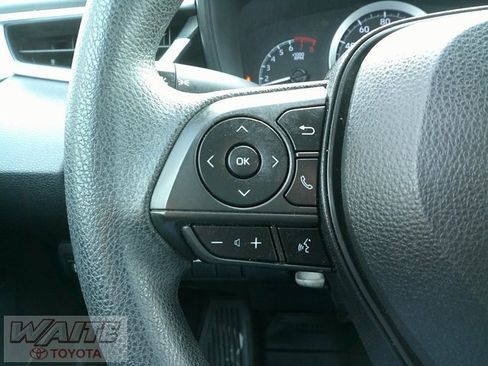 Used 2020 Toyota Corolla LE image 12